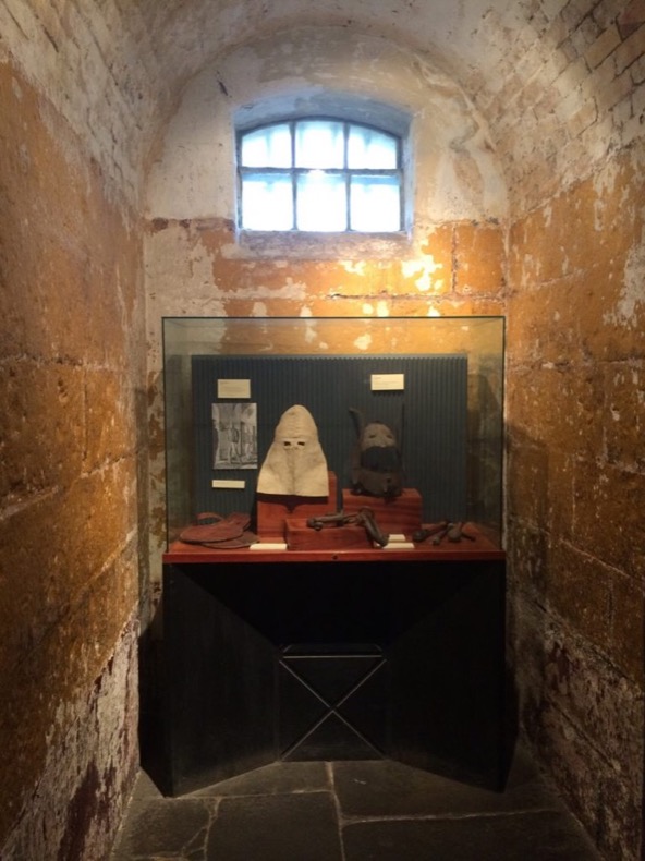 melbourne_gaol-hood